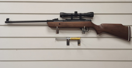 Пневматическая винтовка Hatsan Striker Alpha дерево комплект