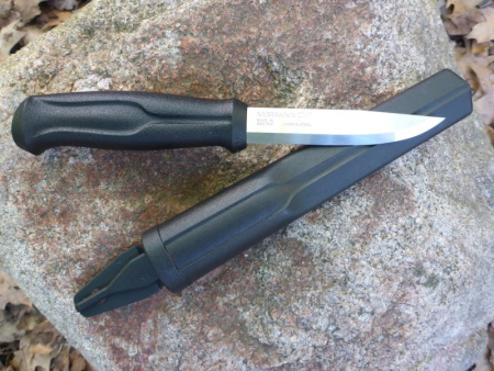 Нож Morakniv 510 углеродистая сталь, пластиковая рукоятка